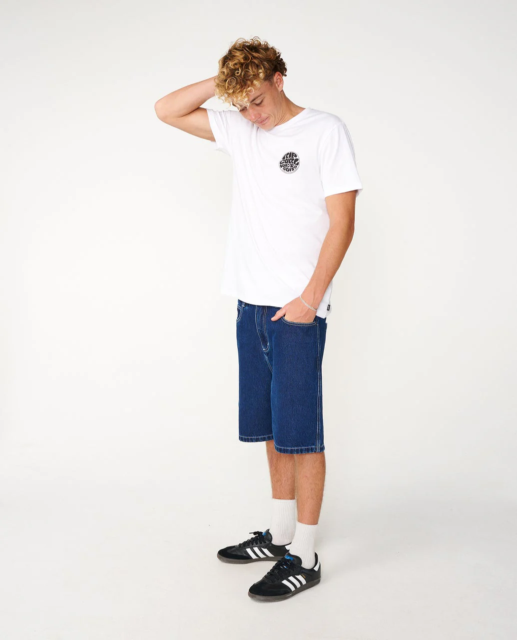 11734-wettie-icon-standard-tee-4.webp Wettie Icon Standard Tee