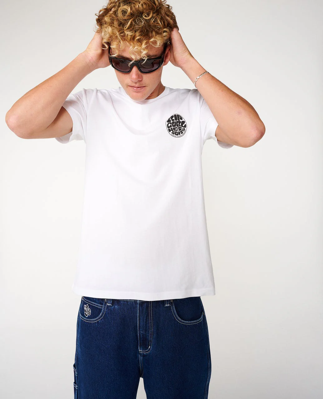 11734-wettie-icon-standard-tee-6.webp Wettie Icon Standard Tee