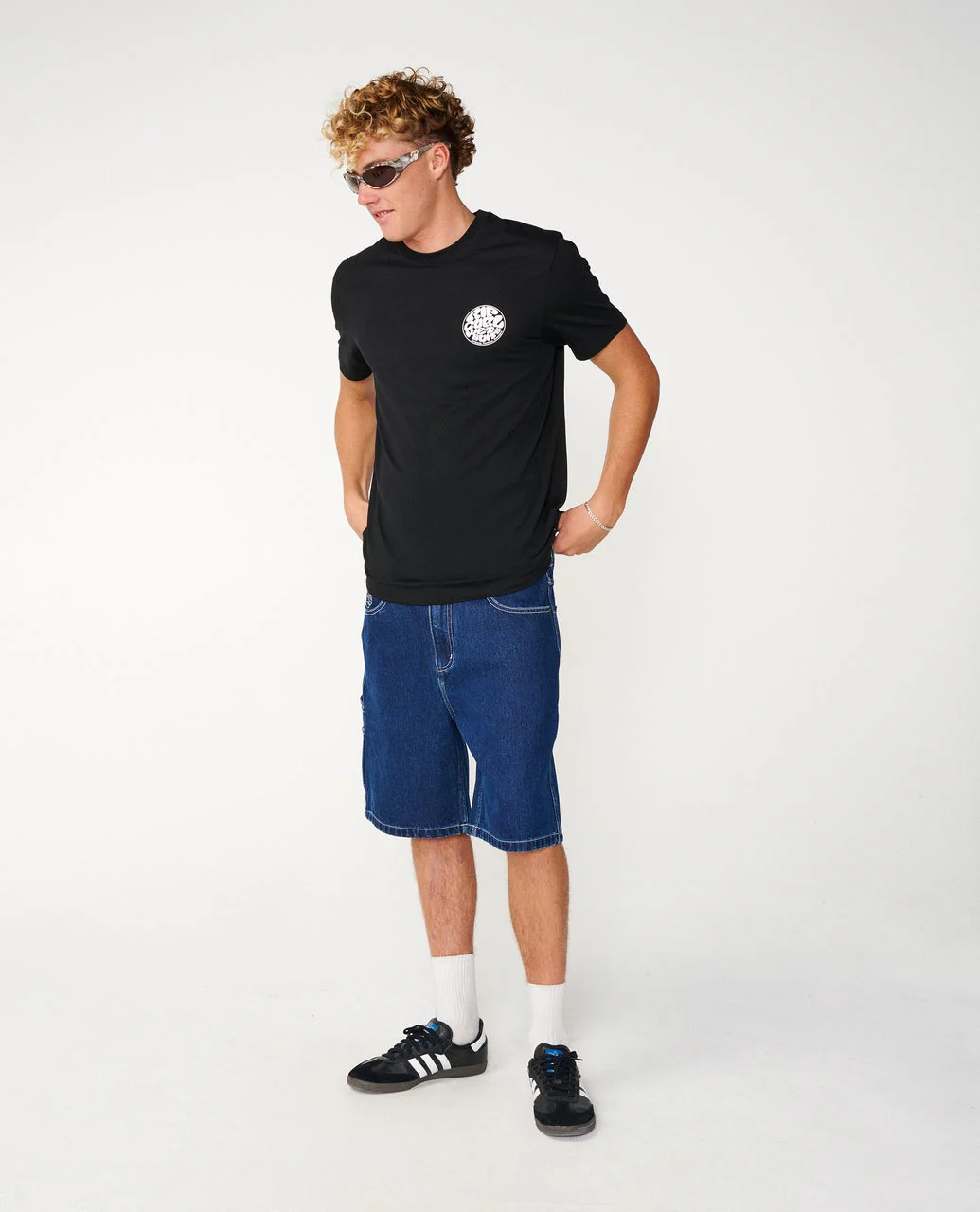 11751-wettie-icon-standard-tee-4.webp Wettie Icon Standard Tee