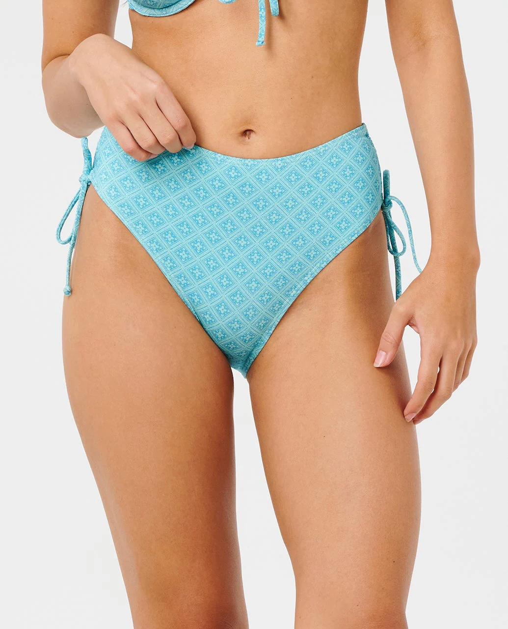 2847-moon-geo-high-waist-good-coverage-bikini-bottom-1.webp Moon Geo High Waist Good Coverage Bikini Bottom