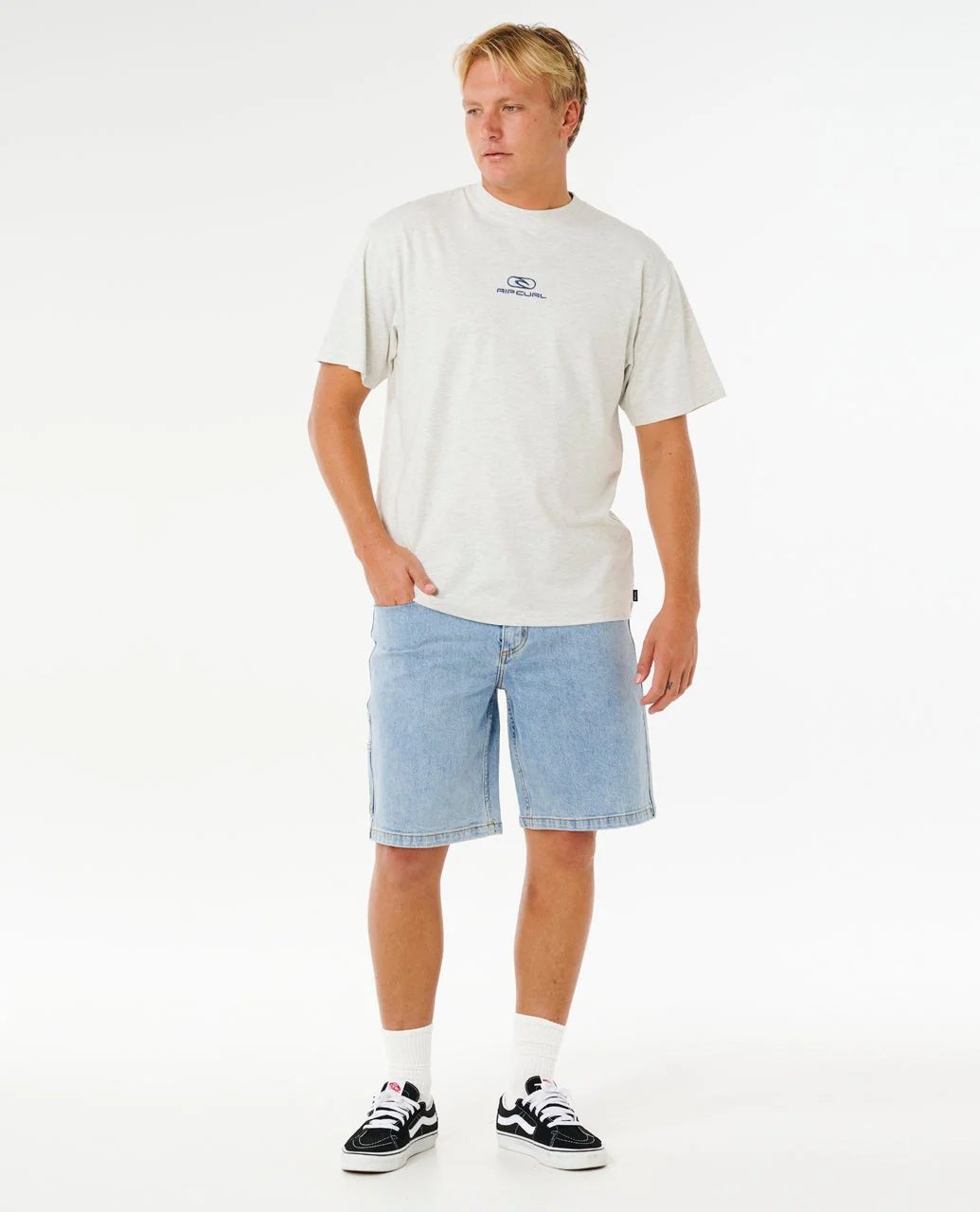 2908-pill-icon-loose-tee-4.webp Pill Icon Loose Tee