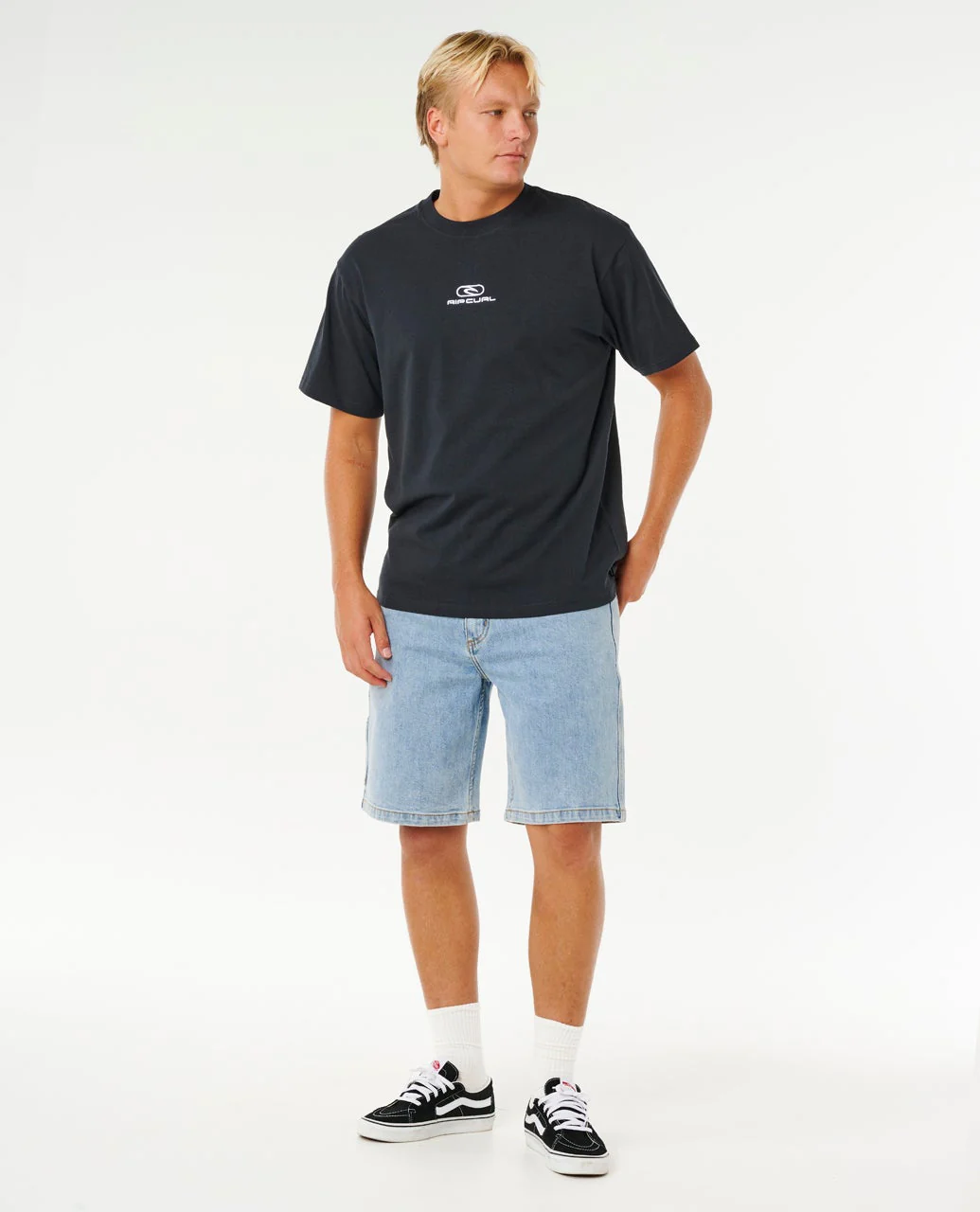 2916-pill-icon-loose-tee-4.webp Pill Icon Loose Tee