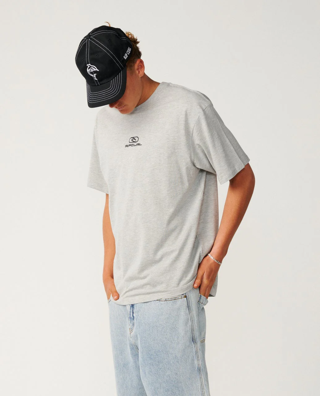 2933-pill-icon-loose-tee-2.webp Pill Icon Loose Tee