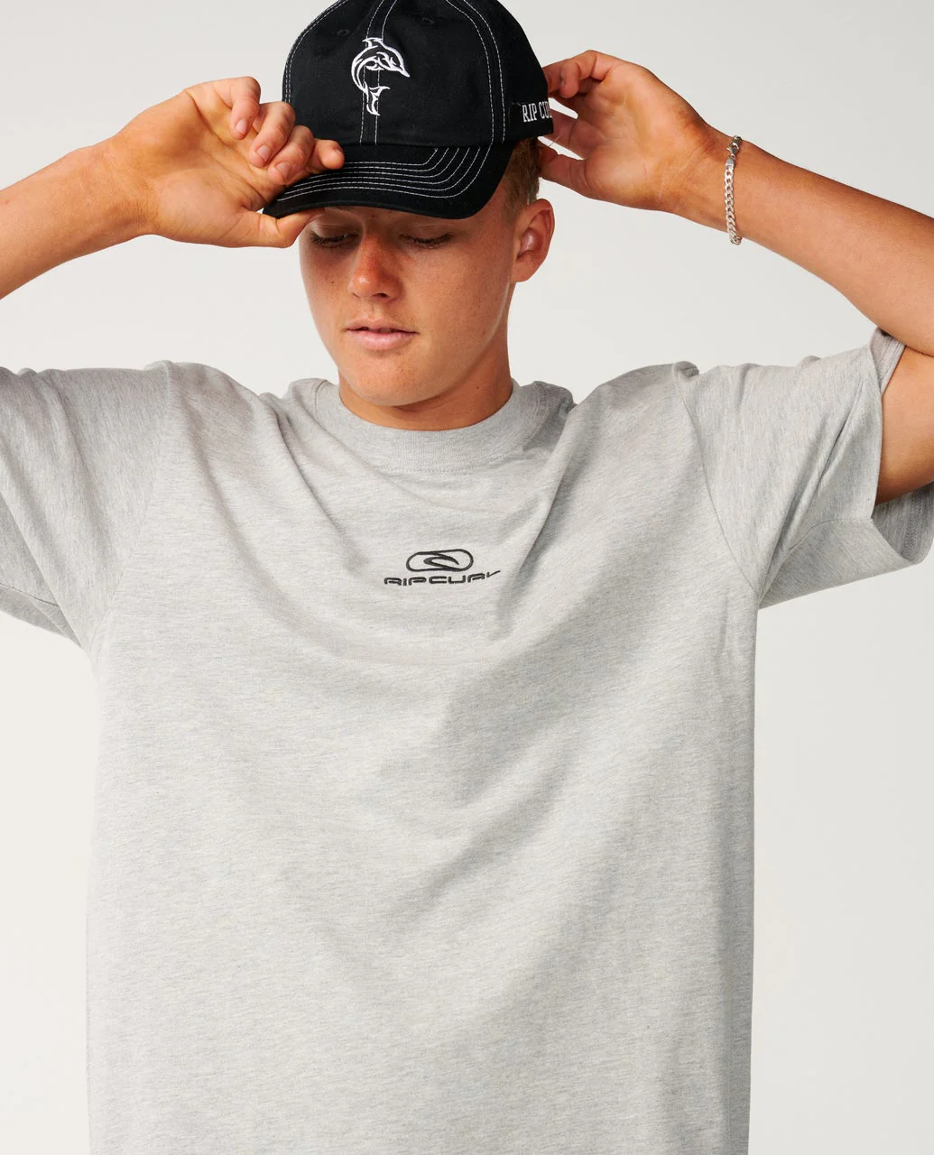 2933-pill-icon-loose-tee-6.webp Pill Icon Loose Tee
