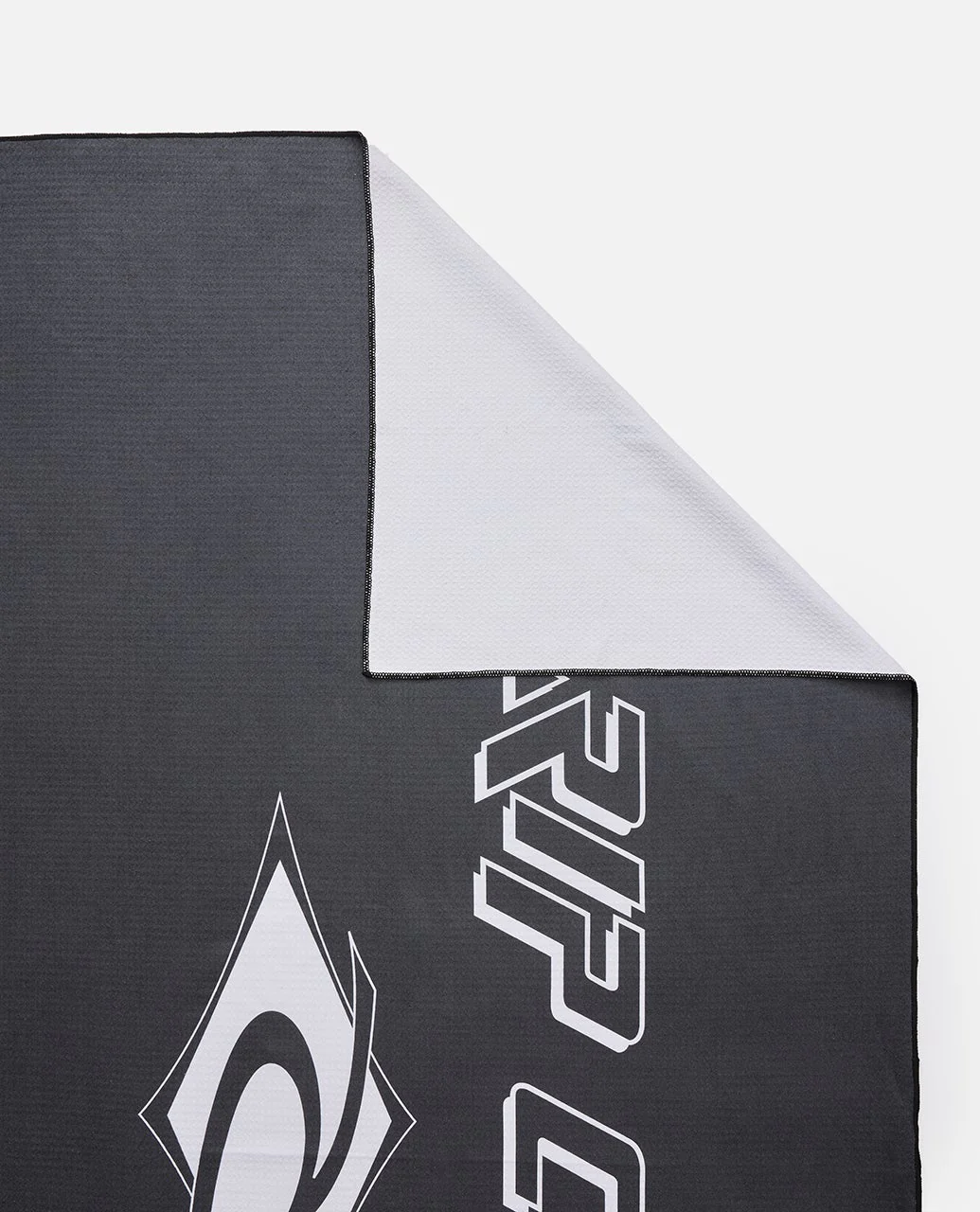 2987-fade-out-packable-towel-4.webp Fade Out Packable Towel