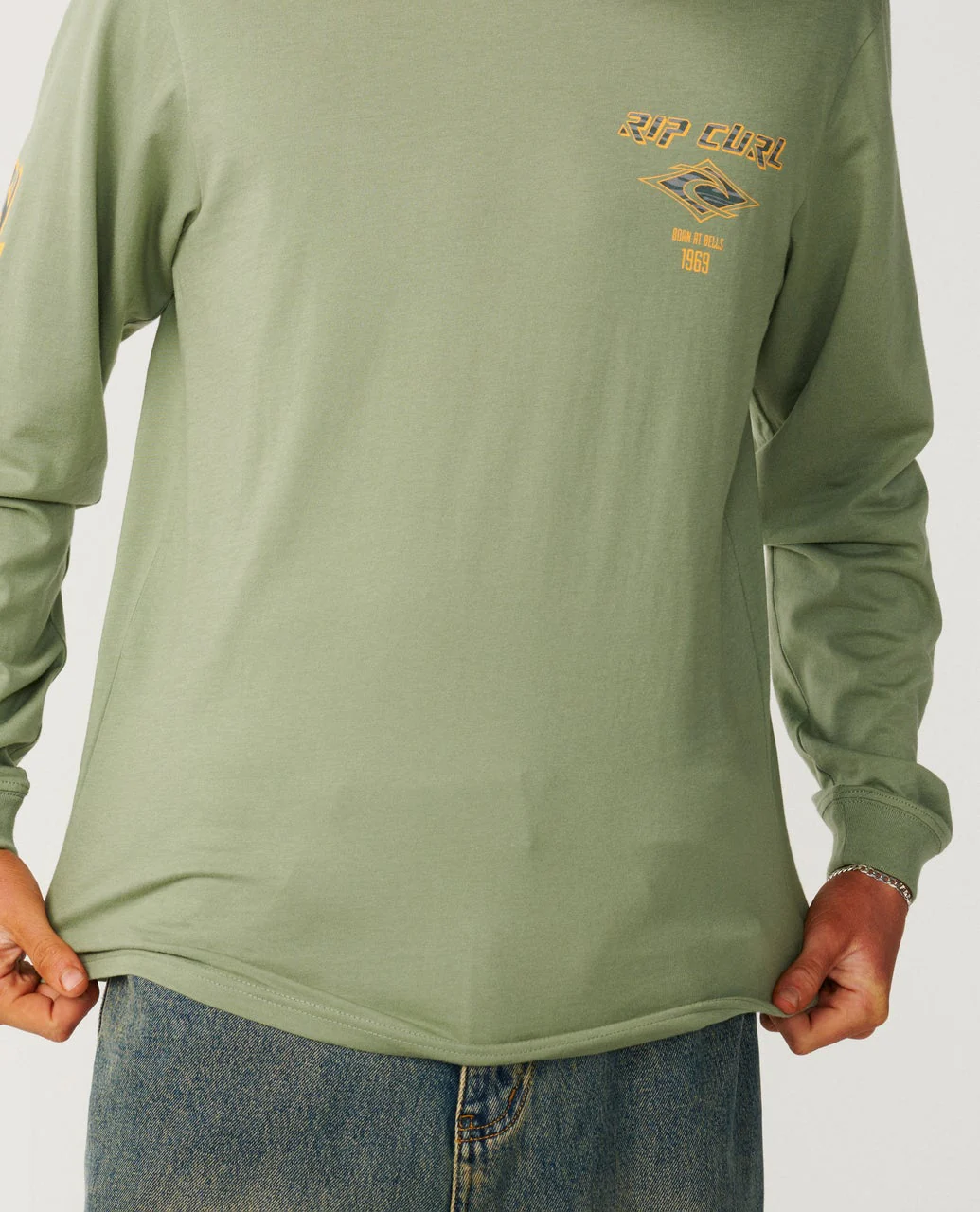 3092-fade-out-icon-long-sleeve-tee-5.webp Fade Out Icon Long Sleeve Tee