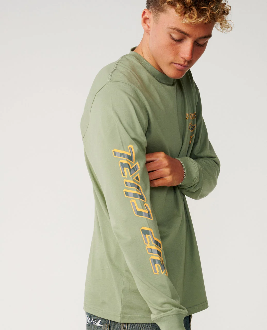 3092-fade-out-icon-long-sleeve-tee-6.webp Fade Out Icon Long Sleeve Tee