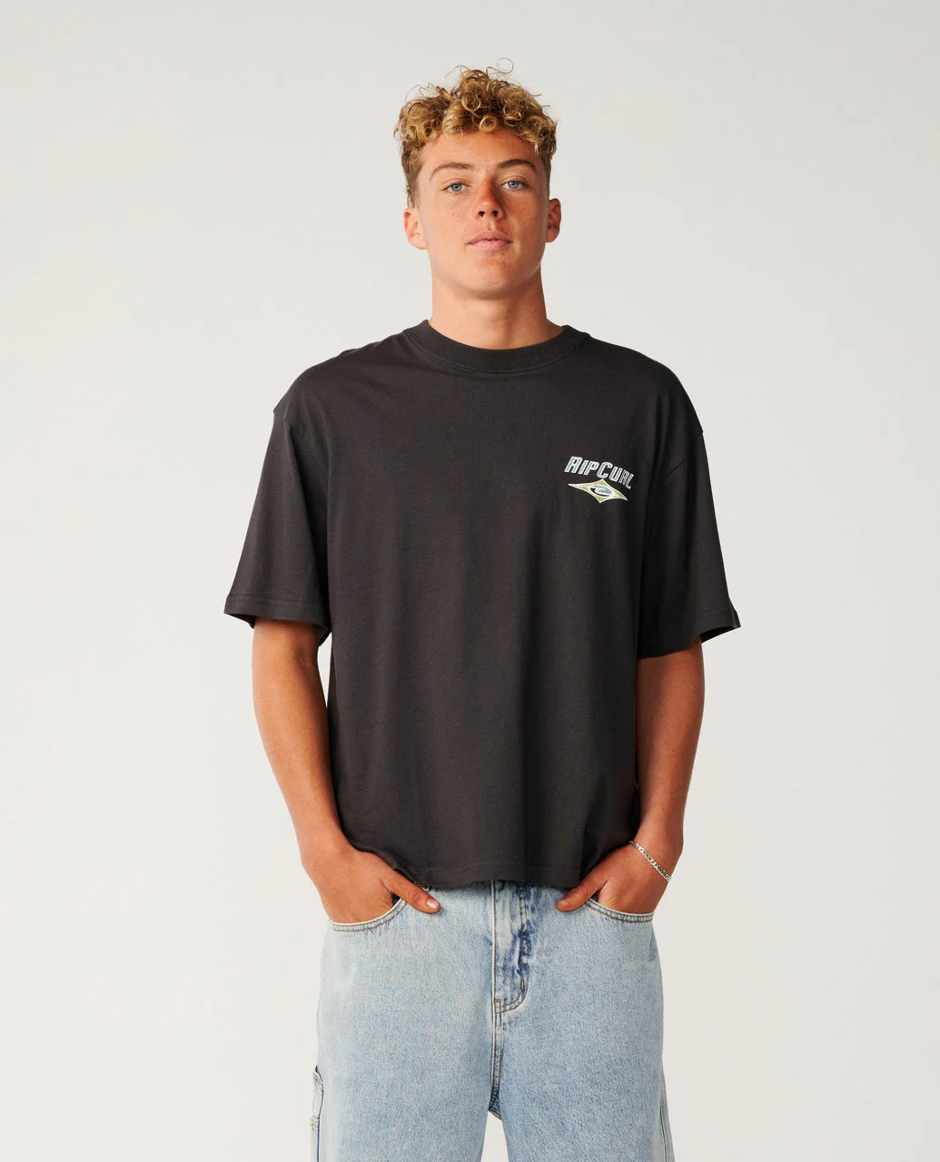 3108-heritage-icon-tee-1.webp Heritage Icon Tee