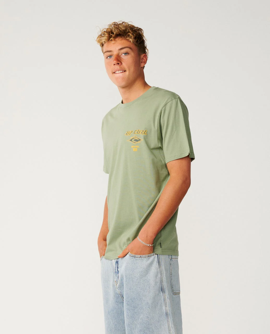3116-fade-out-icon-relaxed-tee-2.webp Fade Out Icon Relaxed Tee
