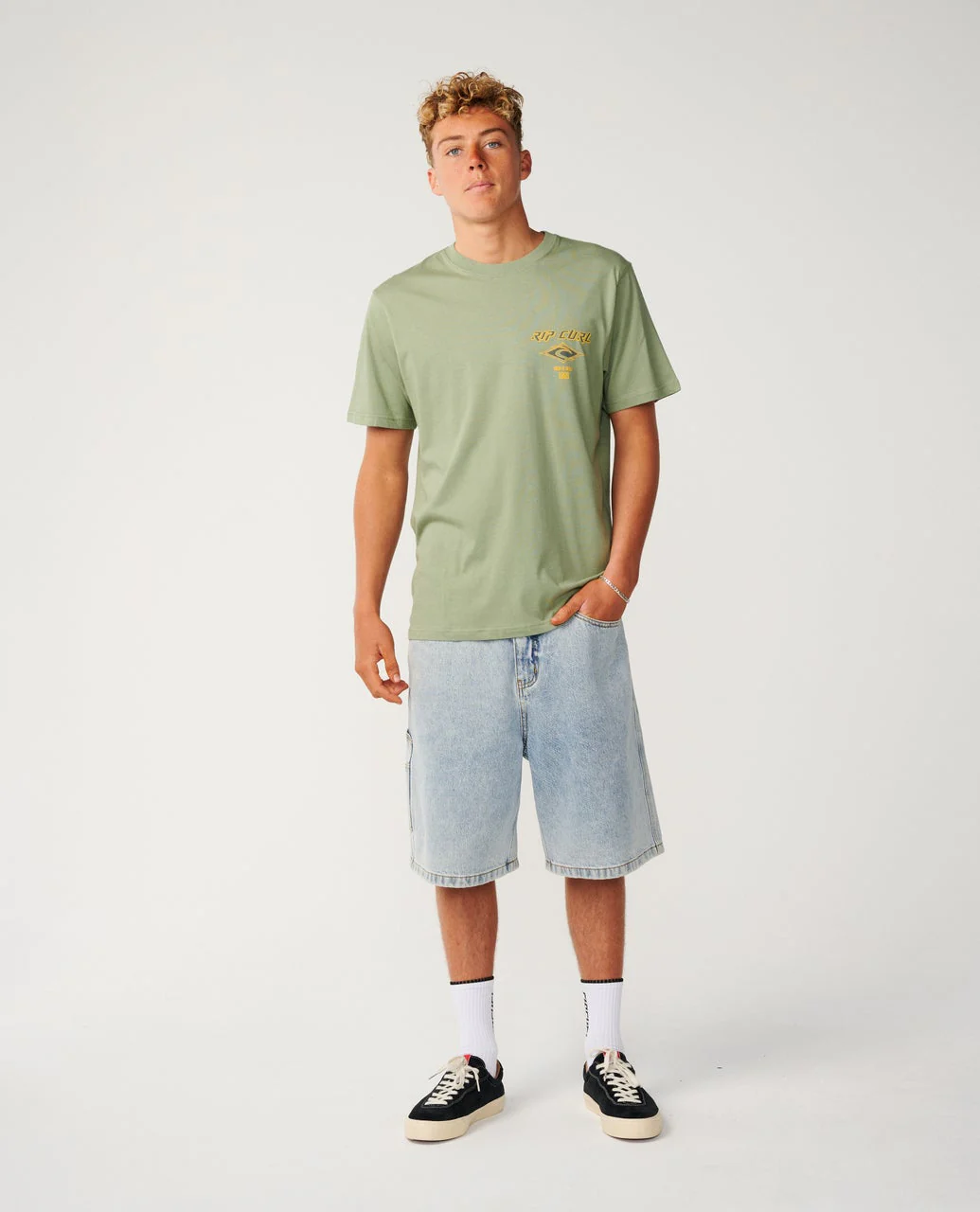 3116-fade-out-icon-relaxed-tee-4.webp Fade Out Icon Relaxed Tee