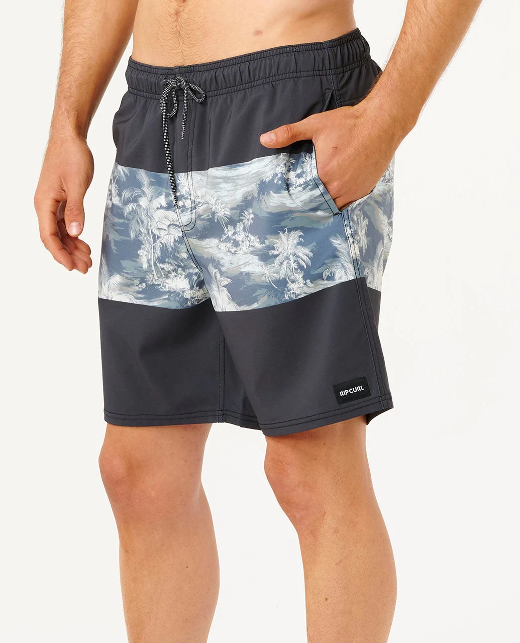 3677-divided-volley-18-boardshort-2.webp Divided Volley 18" Boardshort