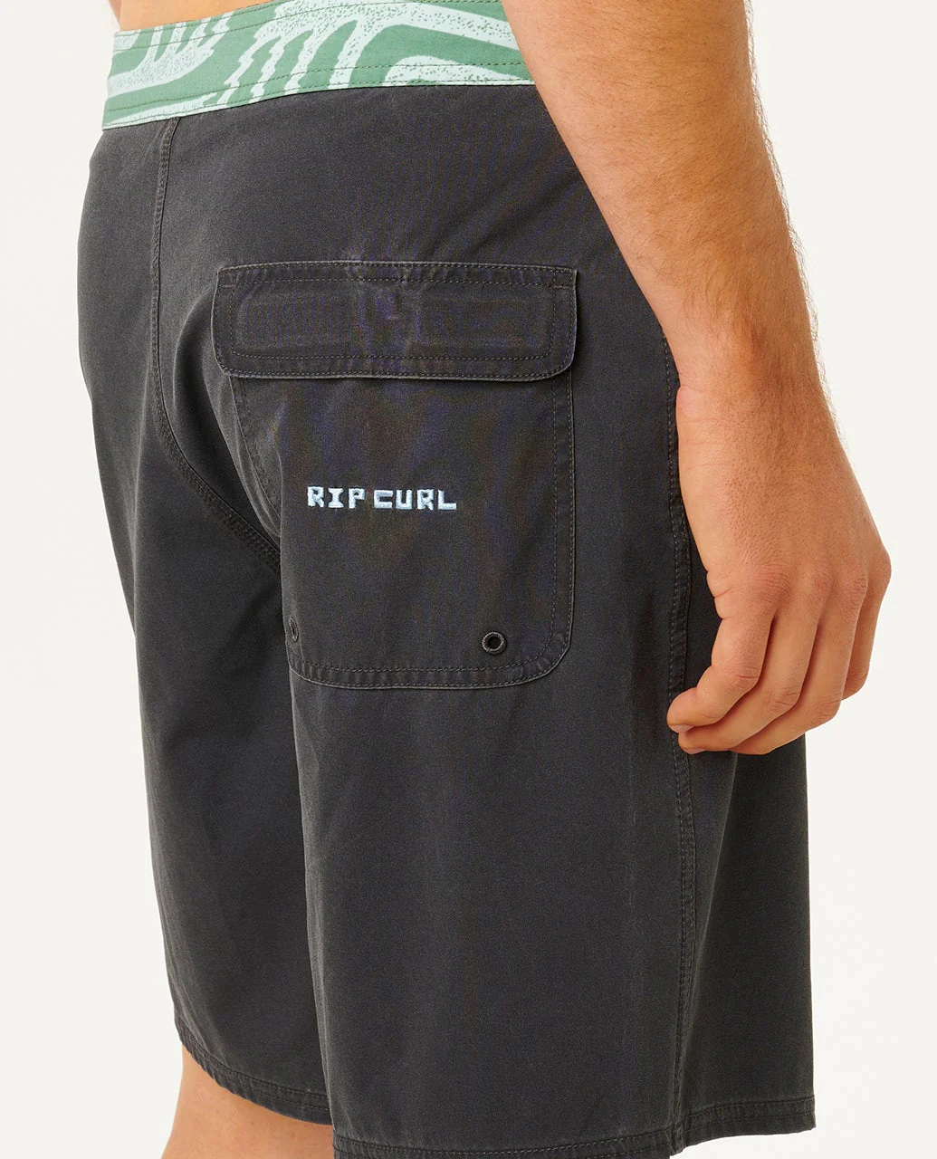 3736-mirage-artist-of-the-search-19-boardshort-5.webp Mirage Artist of the Search 19" Boardshort