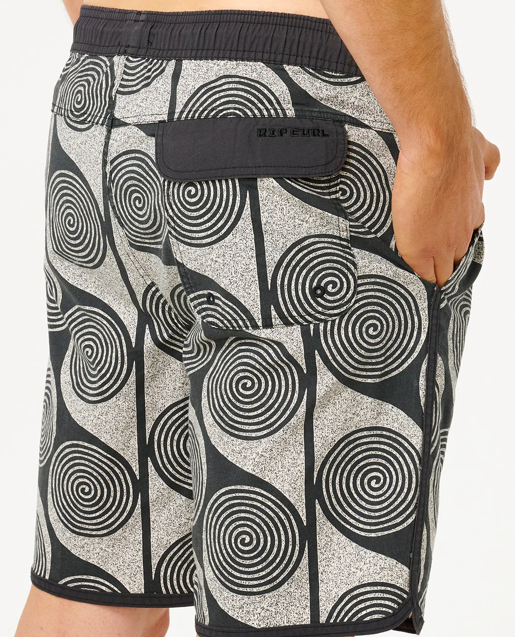 Artist of the Search Sprial Volley 19" Boardshort
