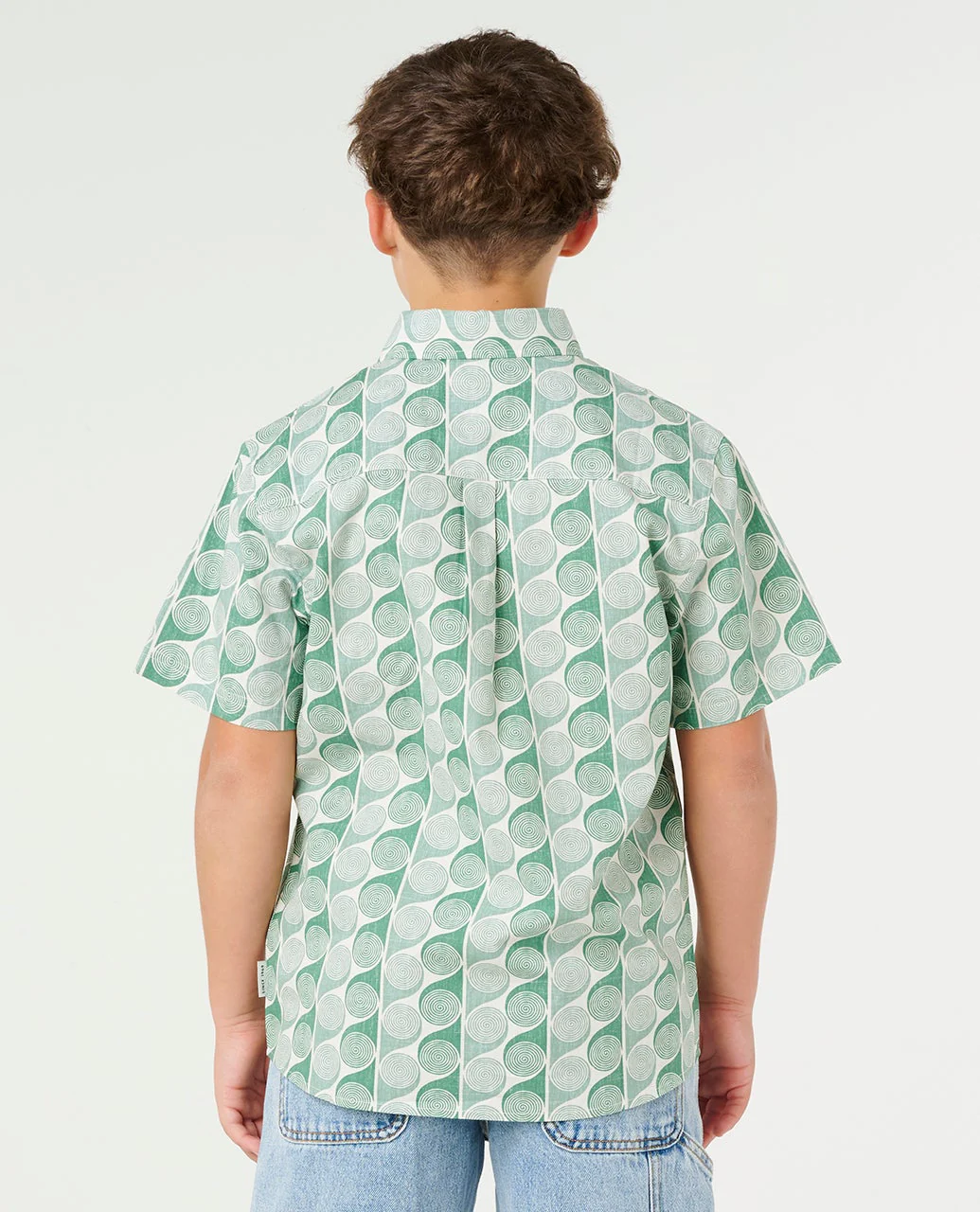 9516-artist-of-the-search-yardy-short-sleeve-shirt-kids-3.webp Artist of the Search Yardy Short Sleeve Shirt- Kids