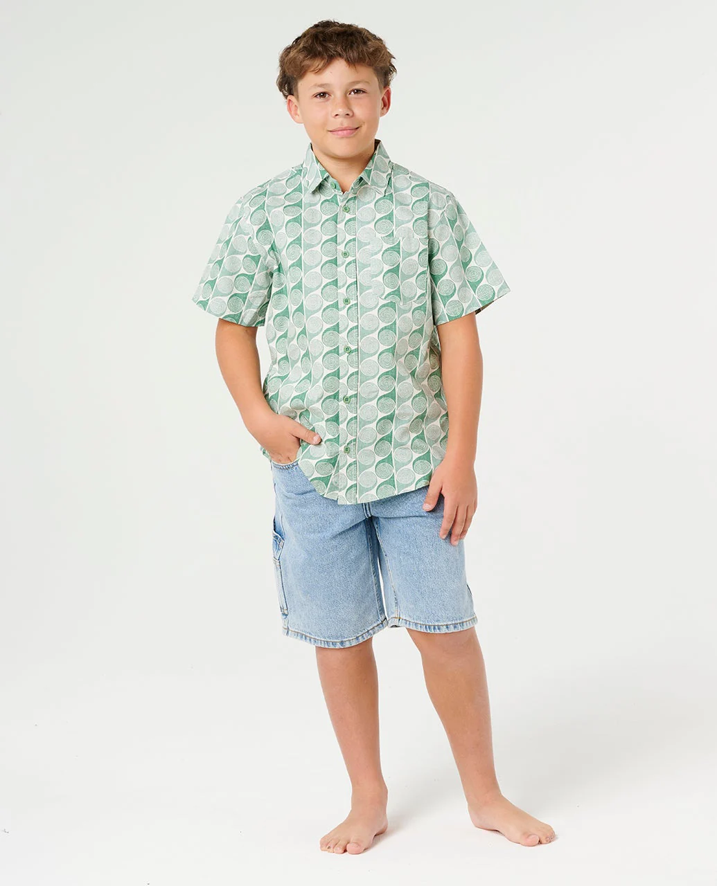 9516-artist-of-the-search-yardy-short-sleeve-shirt-kids-4.webp Artist of the Search Yardy Short Sleeve Shirt- Kids