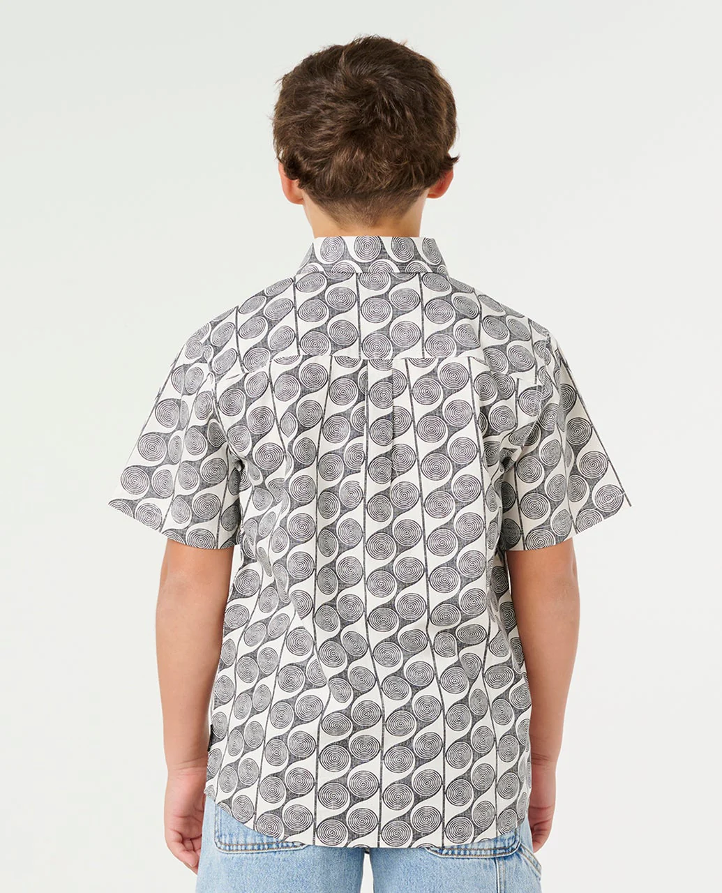 9546-artist-of-the-search-yardy-short-sleeve-shirt-kids-3.webp Artist of the Search Yardy Short Sleeve Shirt- Kids