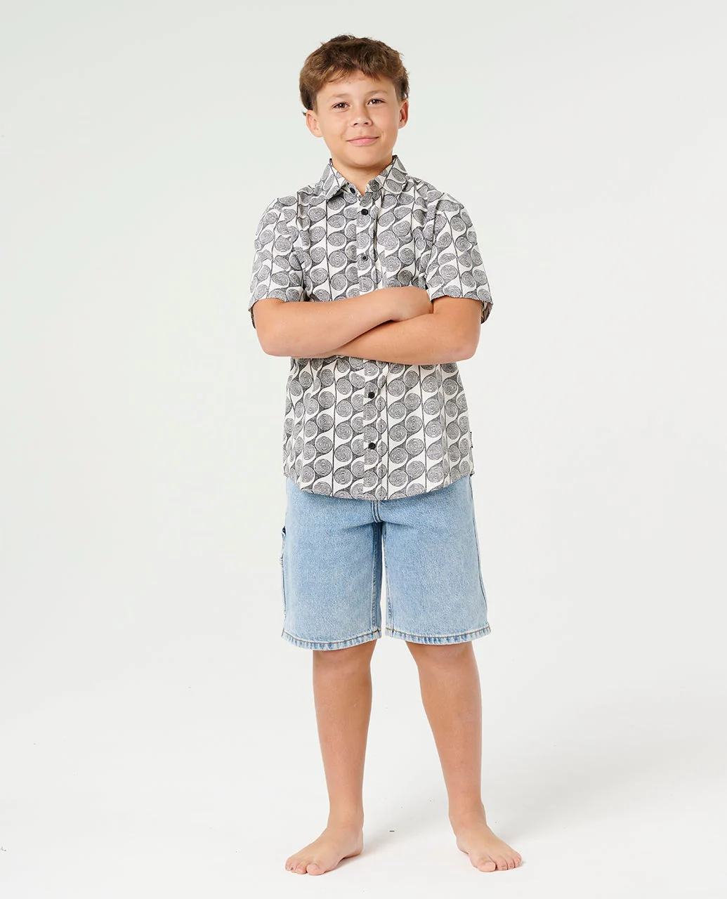 9546-artist-of-the-search-yardy-short-sleeve-shirt-kids-4.webp Artist of the Search Yardy Short Sleeve Shirt- Kids