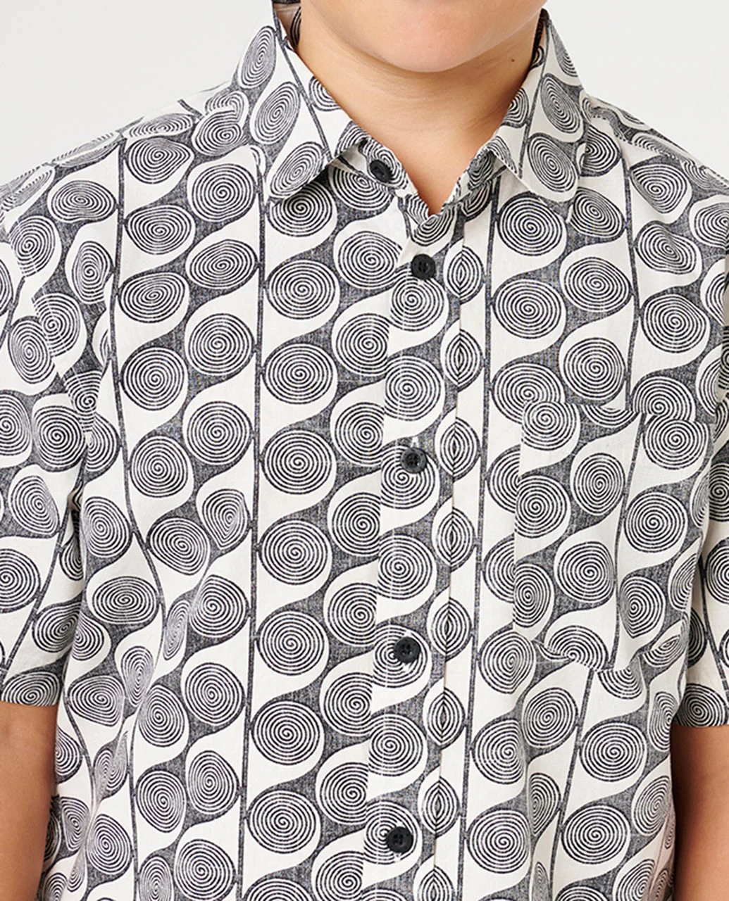 9546-artist-of-the-search-yardy-short-sleeve-shirt-kids-5.webp Artist of the Search Yardy Short Sleeve Shirt- Kids