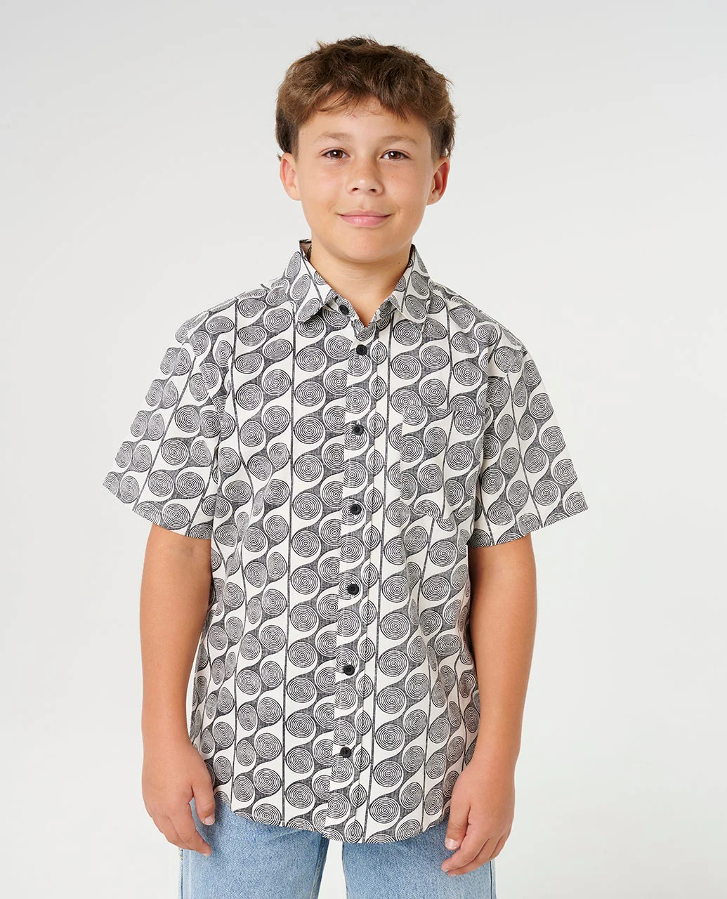 9546-artist-of-the-search-yardy-short-sleeve-shirt-kids-6.webp Artist of the Search Yardy Short Sleeve Shirt- Kids