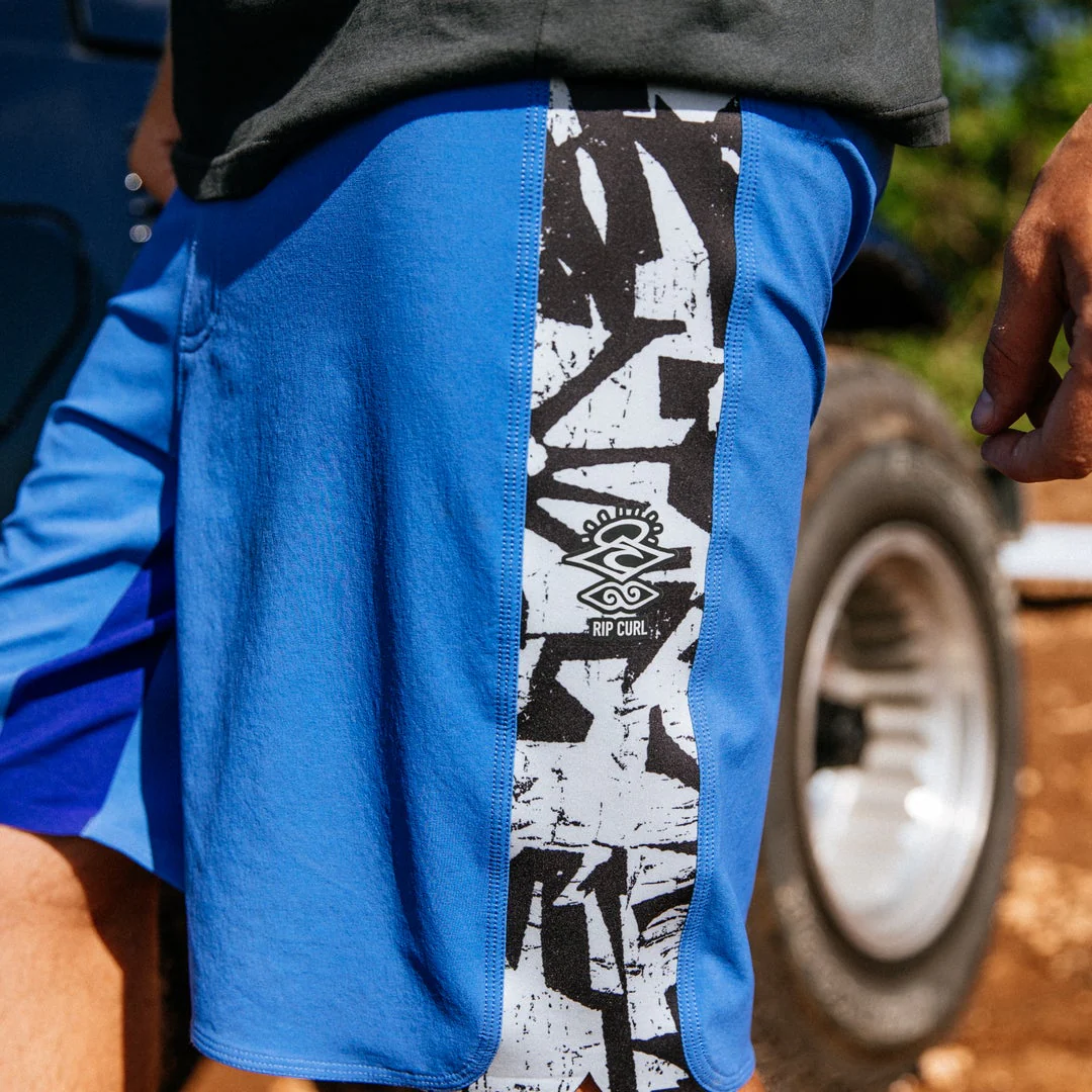 967-mirage-3-2-one-ultimate-19-boardshort-1.webp Mirage 3-2-One Ultimate 19" Boardshort
